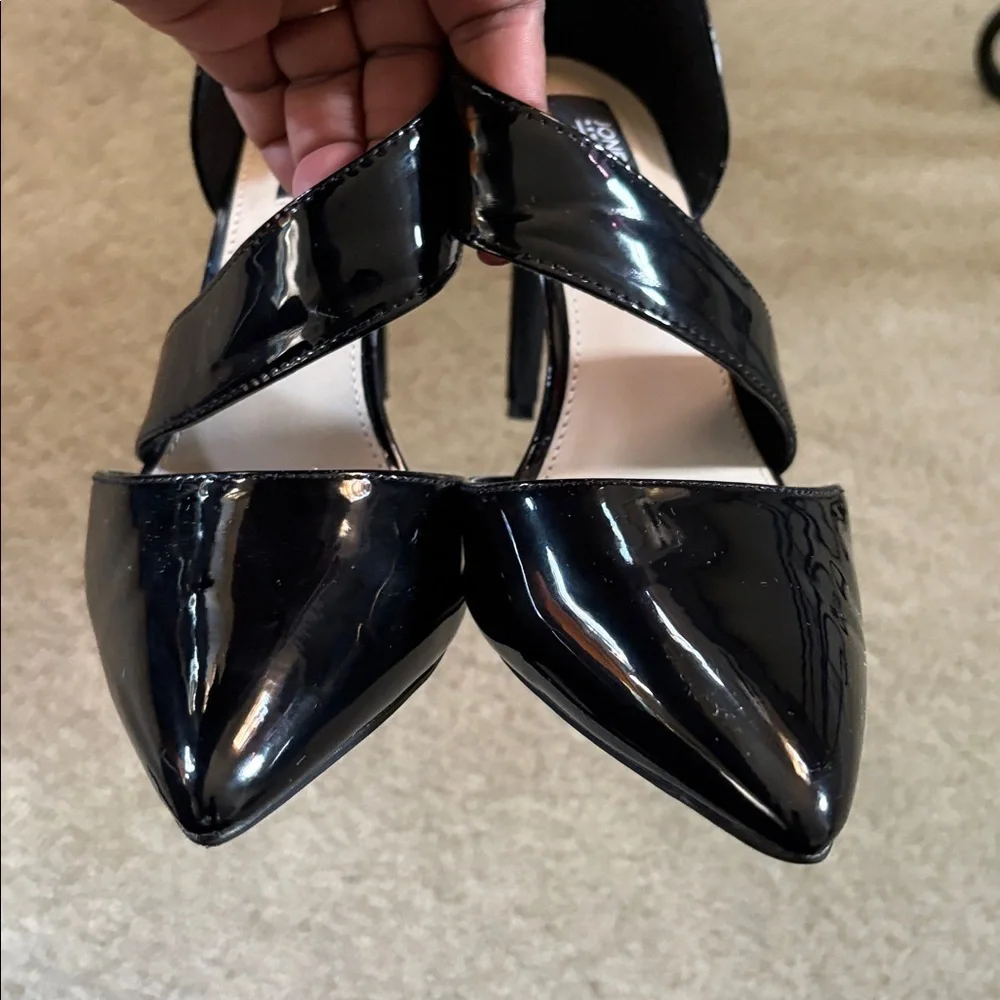 Jones New York Crossover Faux Patent Leather Black 4 Inch Heels-Size 8.5